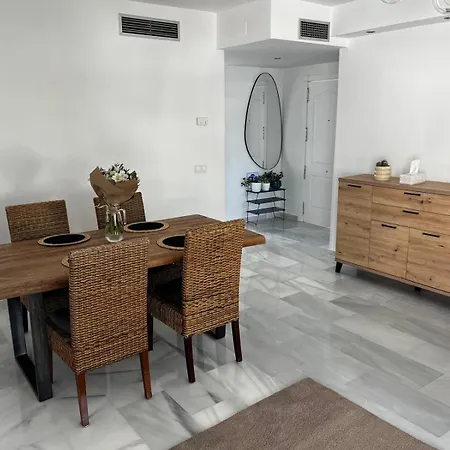 Апартаменти Naranjos *